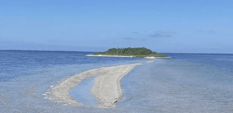 Praia do Sudoeste: O Refúgio Rústico e Tranquilo de São Pedro da Aldeia